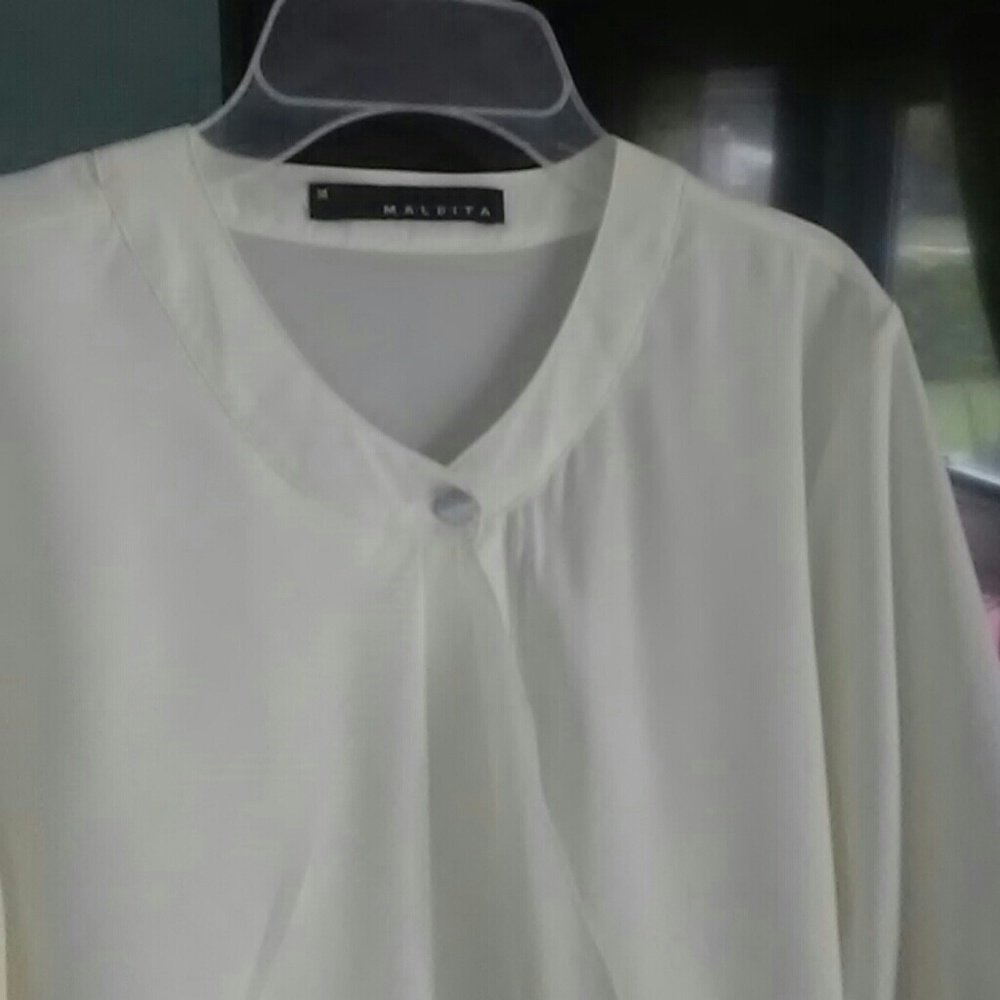 Blouse - Picture 2 of 3